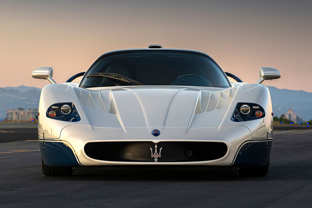 7.8億円で落札。マセラティ史上最高値を記録した「MC12ストラダーレ」に流れる血統と希少性に迫る