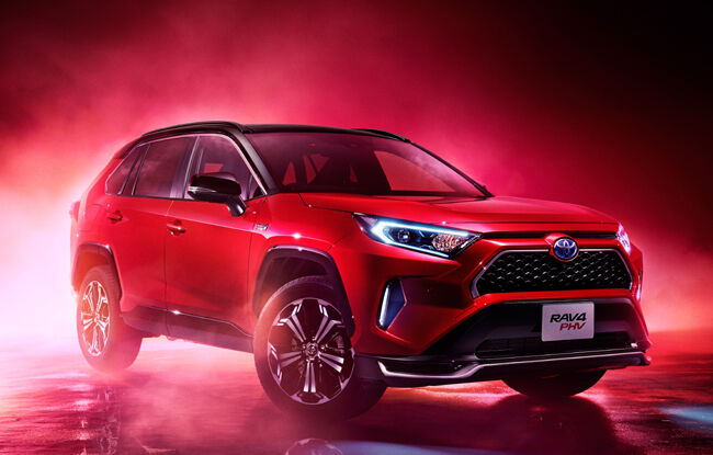 トヨタの人気suvのrav4にプラグインハイブリッドモデルの Rav4 Phv が登場 カー アンド ドライバー 自動車情報サイト 新車 中古車 Carview