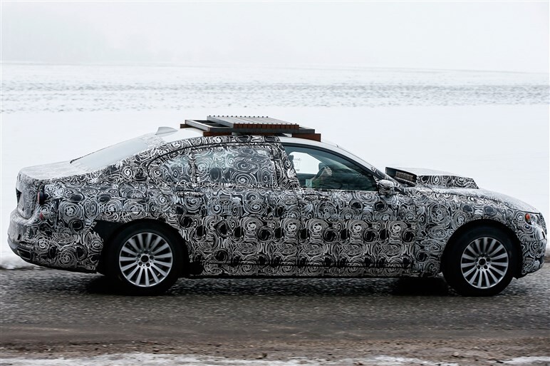 BMWの新フラッグシップSAV「X7」の開発車両を捕獲