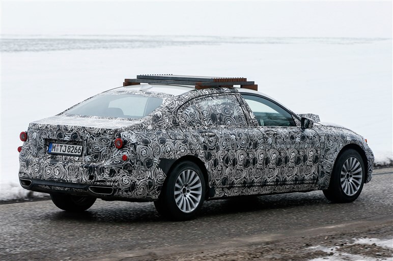 BMWの新フラッグシップSAV「X7」の開発車両を捕獲