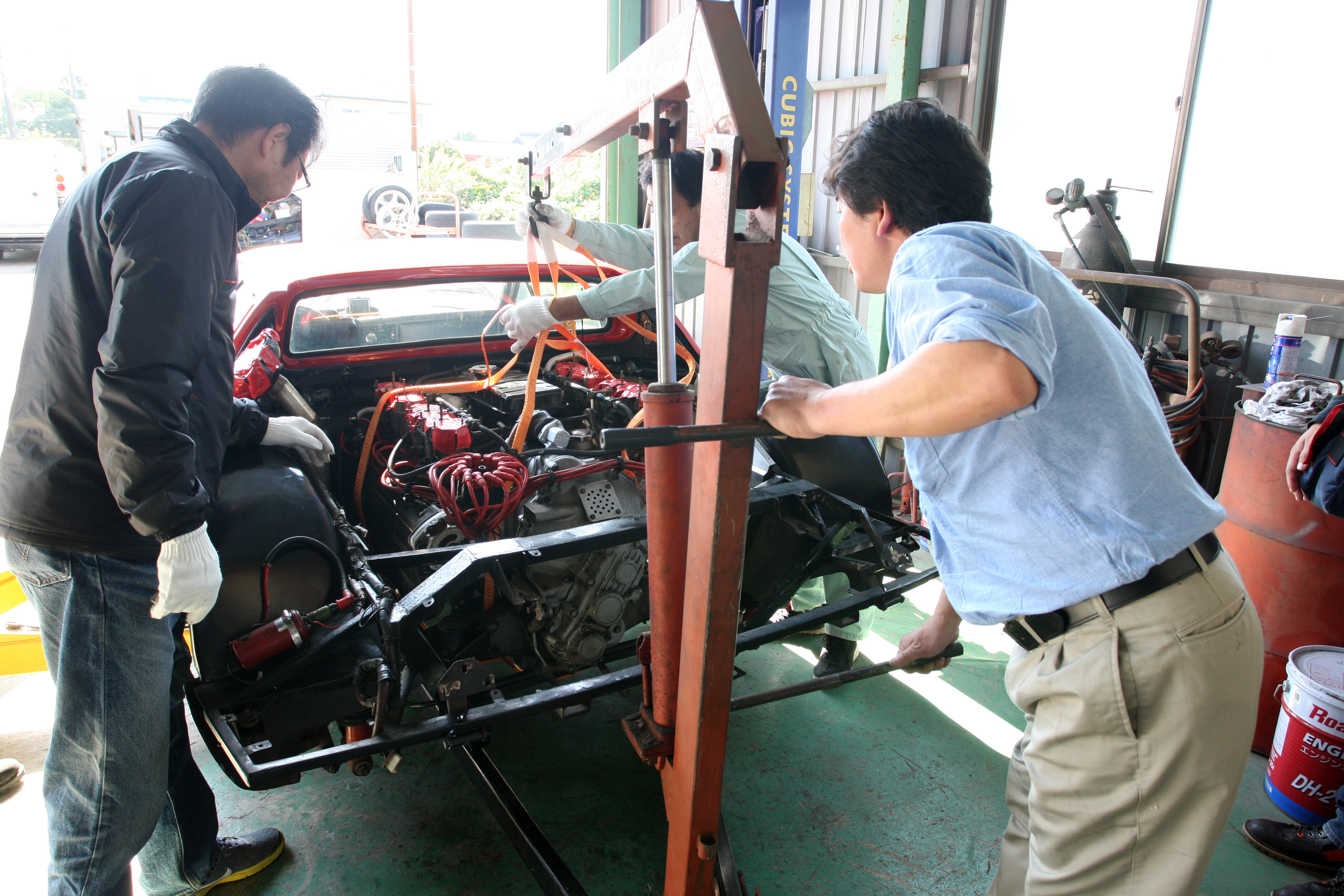 旧車のレストアについて考える Part7 フェラーリ365gt4 Bbの12気筒エンジンを降ろす 外車王soken の写真 7ページ目 自動車 情報サイト 新車 中古車 Carview