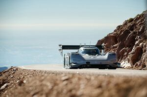 フォルクスワーゲンの電気自動車、パイクスピークを制し最速タイムを更新！
