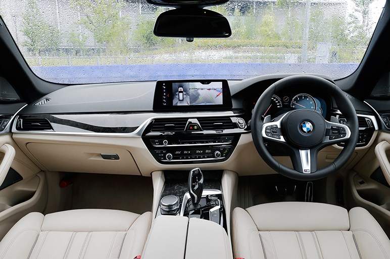 BMW 5シリーズ ツーリングに試乗。日常領域でも満足できる直6ターボの魅力