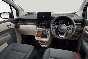 トヨタの「“四駆”コンパクトミニバン」がスゴい！ 「内装が豪華」「7人乗れてコスパもいい」と評判に！ 専用デザインや両側パワースライドドアが魅力の「シエンタ」最高級モデルとは！