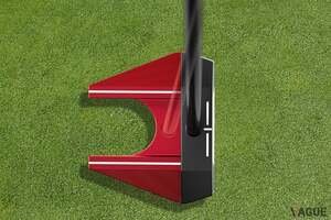 フツーのパターみたいに自然にアドレスできる！「ゼロトルク設計」なのにシャフトはまっすぐ!? オデッセイ発「赤い新型パター」の特徴とは？