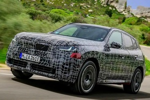 BMWの屋台骨がモデルチェンジ間際！　次期「X3」の試作車へ試乗　ノイエクラッセXと差別化