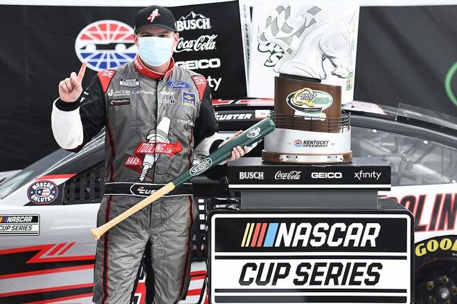 NASCAR：最終ラップは4ワイドの大接戦。フォードの新人カスターがカップシリーズ初優勝を飾る