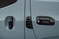 15インチホイール装備のスタイリッシュなエクステリアと室内防水シートの実用的なインテリア！　日産キャラバンに仕事も遊びもこなす新グレード「オーテックライン」を追加