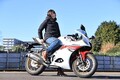 ほぼ外観は「R1」!  ヤマハ「YZF-R15M」は有りそうで無かった気軽に乗れる等身大フルカウル