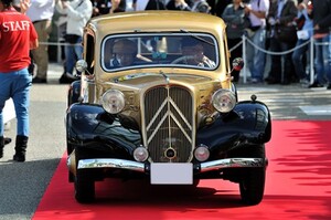 クラシックカー大集合　ミッレミリアを写真で