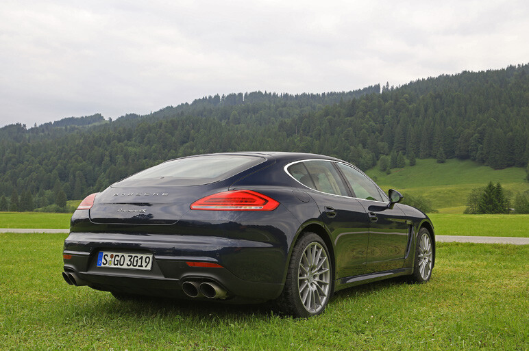 パナメーラ改良。プラグインHVモデルも登場