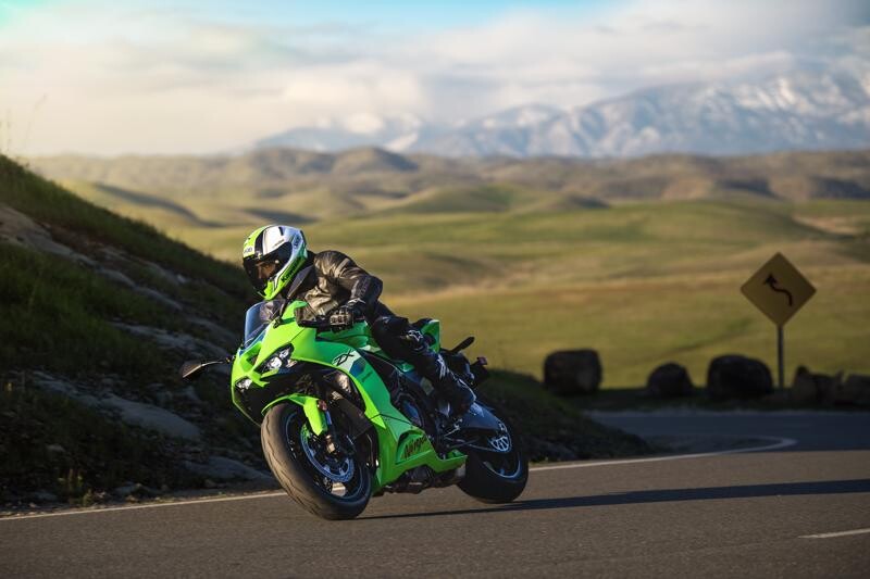 カワサキ】「Ninja ZX-6R」のカラー＆グラフィックを変更し9/27