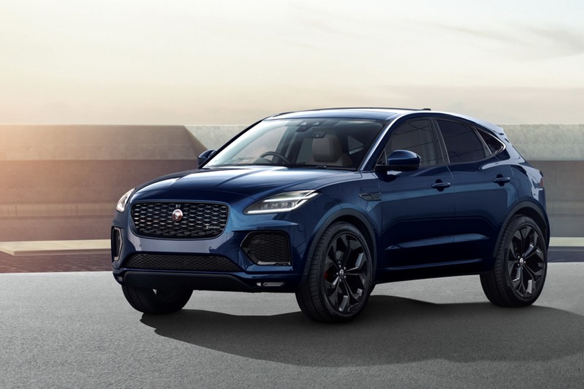 静粛性と乗り心地を高めたジャガーのコンパクトsuv E Pace 21年モデル Dime 自動車情報サイト 新車 中古車 Carview