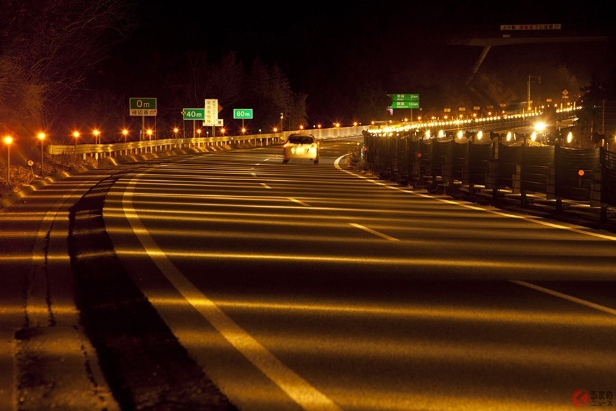 渋滞緩和やぼんやり運転を防止　トンネル内に備えられた照明の役割とは？