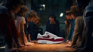 『ストレンジャー・シングス』シーズン5はレトロスニーカーも見どころ！ ウィルのアディダスからルーカスのナイキまで