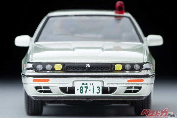 トミカ LCD MODELS 1/ 18 ランドクルーザー300 ZX ゴールド