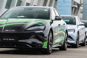 来年の日本発表が待ち遠しい！BYDのEVセダン「シール」をサーキットで乗る！