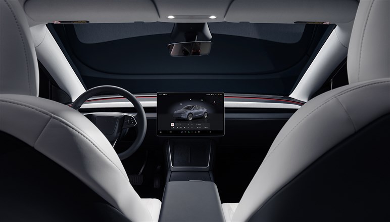 【なんと5年間“充電代無料”】テスラ「モデルY」を旧型在庫一掃セールで買う価値あるのか？