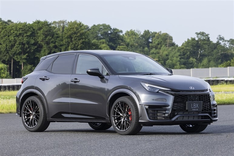 異色のハイパフォーマンスモデル。LBX MORIZO RRがスポーツブランド「F」を名乗らなかったワケ