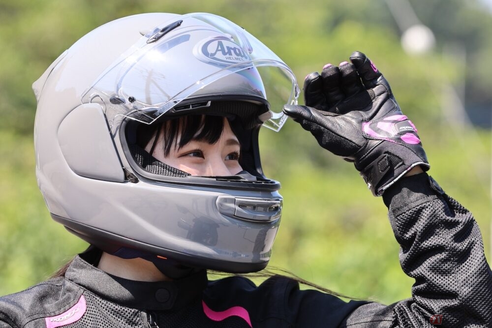 ヘルメットをかぶると髪型が ぺちゃんこになる問題 その解決方法とは バイクのニュース 自動車情報サイト 新車 中古車 Carview