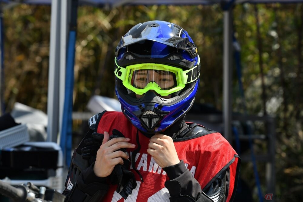 ヘルメットをかぶると髪型が ぺちゃんこになる問題 その解決方法とは バイクのニュース 自動車情報サイト 新車 中古車 Carview