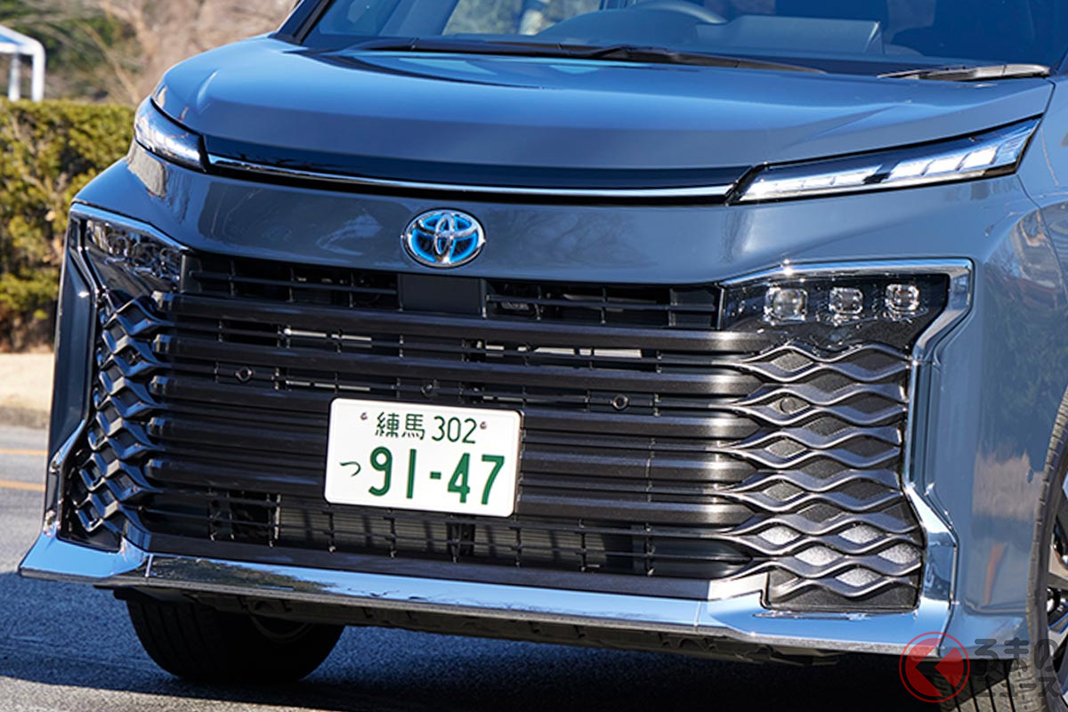 車外からスマホでリモート駐車 新型 ヴォクシー はトヨタの最新技術てんこ盛り 新機能が便利すぎ くるまのニュース 自動車情報サイト 新車 中古車 Carview