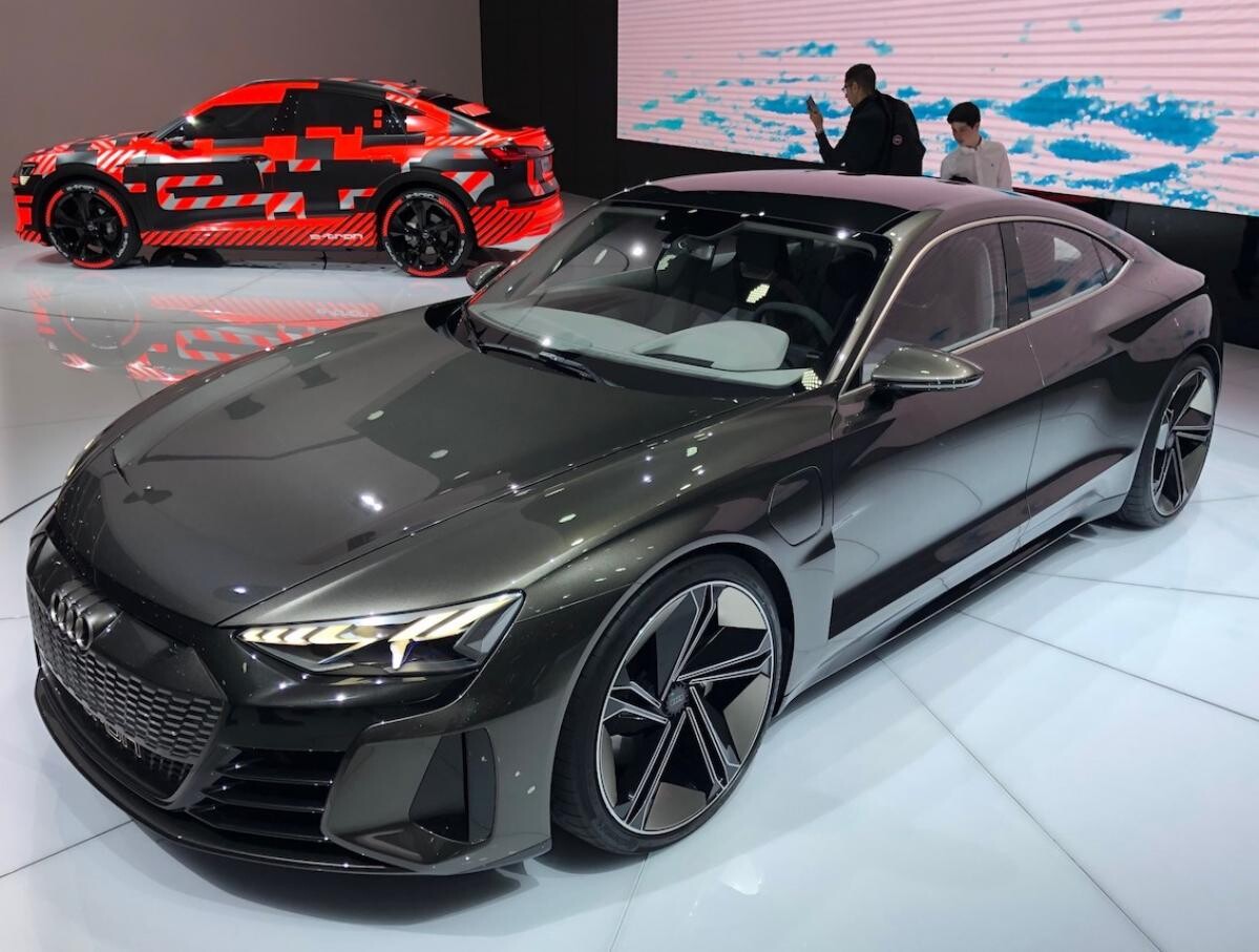  「ヨーロッパのクルマづくりの造形の巧さを感じる」アウディe-tronのQ4とGTをスバルの前デザイン部長・難波治教授が語る