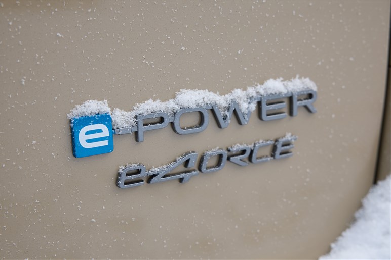 “虎の子の4WD”イーフォースを積んだ「セレナ」が家族も注目の“酔いにくいミニバン”化した理由