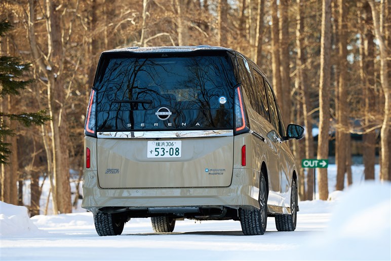 “虎の子の4WD”イーフォースを積んだ「セレナ」が家族も注目の“酔いにくいミニバン”化した理由