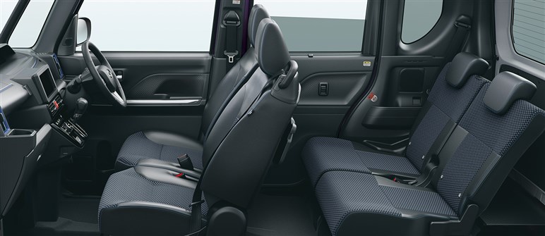 【ダイハツ軽の真っ向勝負】スライドドア化した新型「ムーヴ」vs「タント」。選ぶなら“100mm違う全高”と“使い方”に注目？
