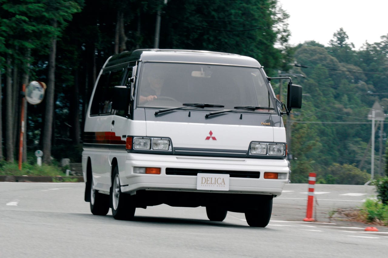 歴代デリカを比べまshow Vol 2 スターワゴン2wd 00ガソリン クリスタルライトルーフエクシード スタイルワゴン ドレスアップナビ 自動車情報サイト 新車 中古車 Carview
