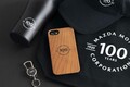 【マツダ100周年を記念した天然素材のiPhoneケース】公式ロゴをシンプルに刻印したチェリーウッド製