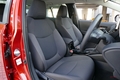試乗　トヨタ新型カローラ/ツーリング　セダンとワゴン　価格/サイズ/内装を評価