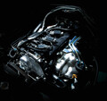 日産 NV350キャラバンのバンとマイクロバスに2.5Lガソリンエンジンの4WD車を追加