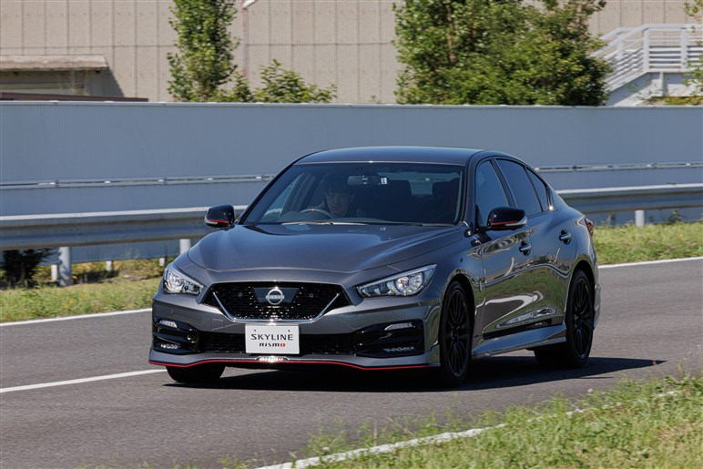 360度写真で体験！スカイライン NISMOを手元でぐるっと見る