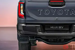 10年ぶり全面刷新！ トヨタ新型「ハイラックス」“公開”され話題に！ 196馬力の「本格4WDモデル」に「期待できる」の声も！ 「TOYOTA」文字ロゴもイイ「新モデル」どんなクルマ？