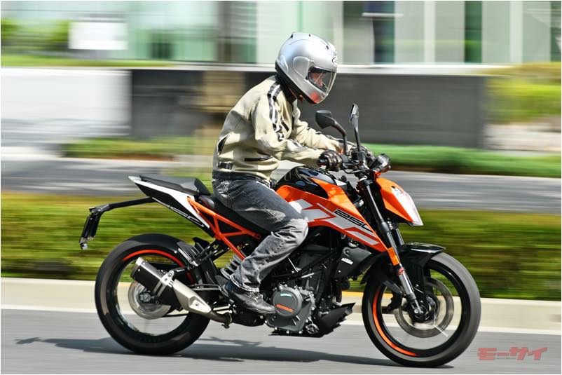 車検不要で人気の250ccバイクは輸入車も 燃費がいい のか Ktm 250デュークで実験をしてみた モーサイ 自動車情報サイト 新車 中古車 Carview