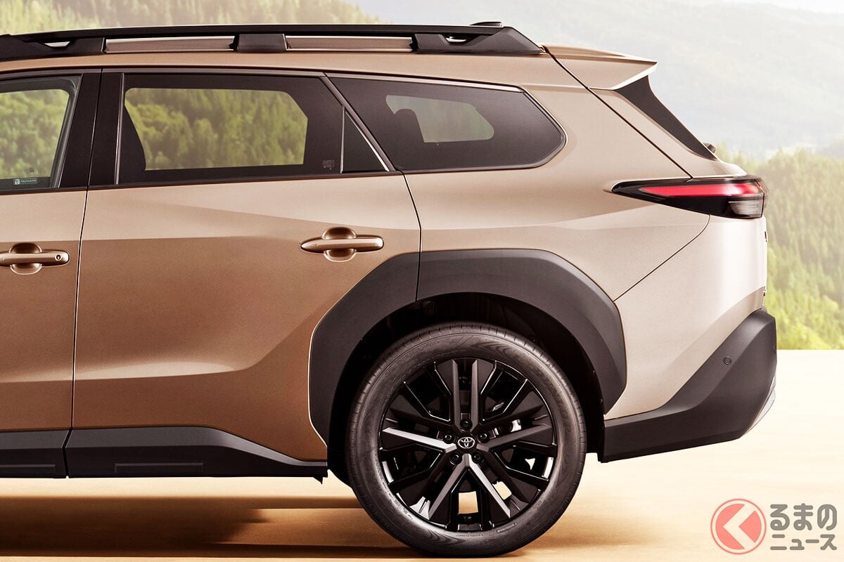 トヨタが「新型“SUV”ワゴン」を初公開！ 新たな「“高性能”ステーションワゴン」は全長4.8mサイズ×“めちゃ広ッラゲッジ”採用！ 来春発売の「bZ4Xツーリング」どんなモデル？