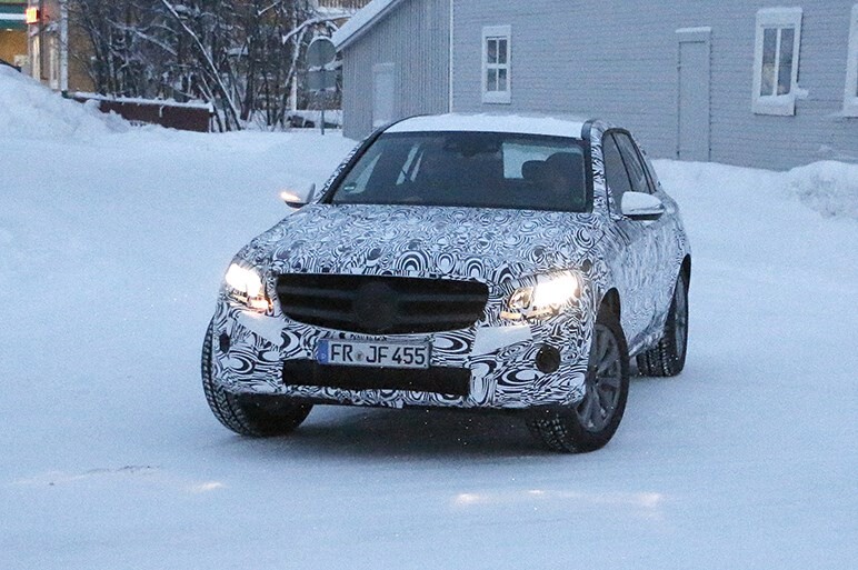 新型GLCクラスを捕獲。メルセデスから新型SUVが続々！