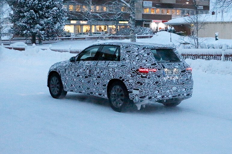 新型GLCクラスを捕獲。メルセデスから新型SUVが続々！