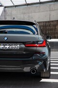 BMW３シリーズツーリングに２L直４ガソリンターボ搭載のエントリーモデル「318i」を追加