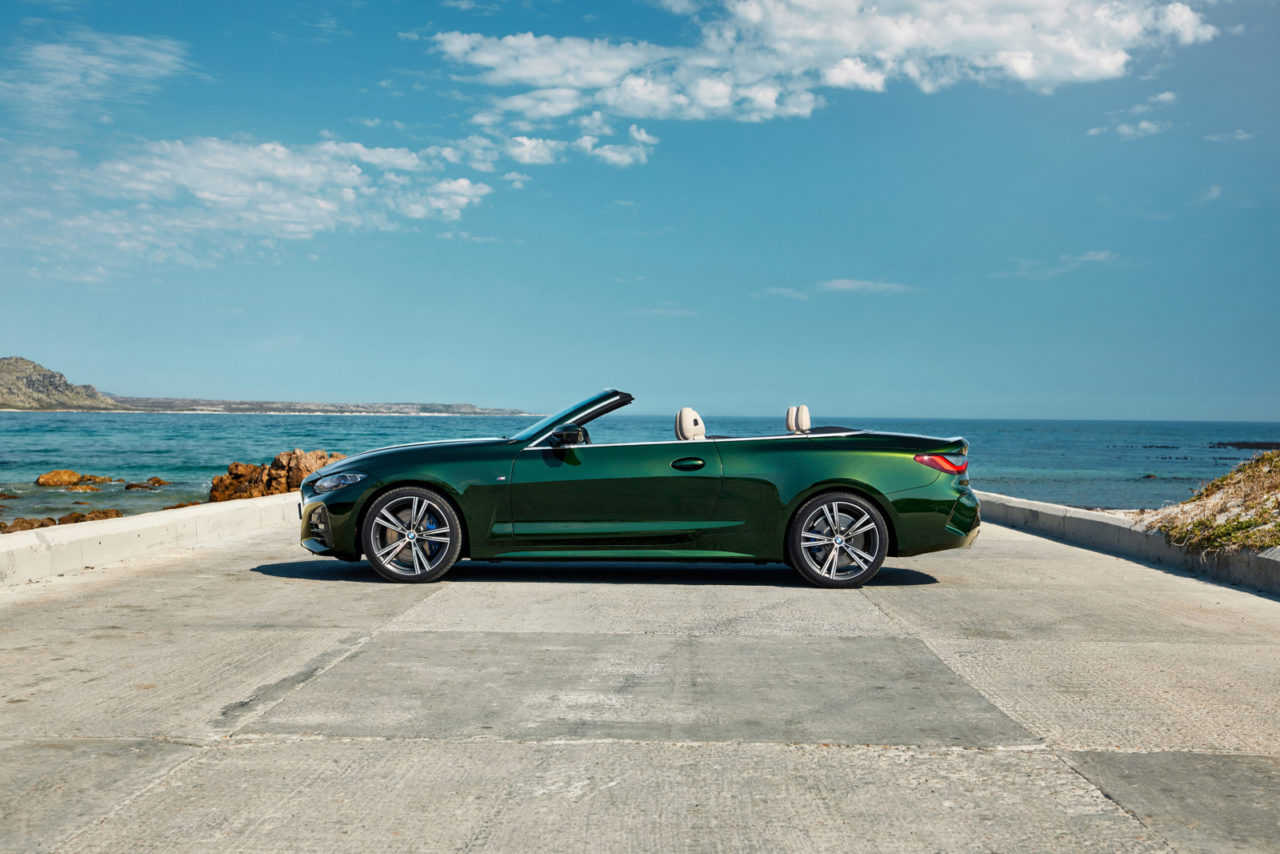 新型bmw 4シリーズにコンバーチブル誕生 Bmw最新の2ドア4シーターオープンはクラシカルな幌屋根仕様へ Genroq Web 自動車情報サイト 新車 中古車 Carview