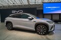 【脅威】BYDがPHEV日本導入を発表。BEVと両輪で27年までに7～8車種…ミニバン「シア」投入も現実味