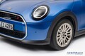 「MINI COOPER 5 DOOR」の国内発売がスタート。価格は408万円から【5ドアの新世代ミニは、ガソリンターボ車のみ】