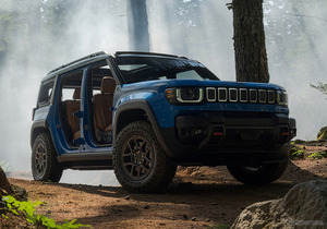 ジープの“四角い”新型電動SUVに熱視線！ 注目のオフロード性能に「ドア外せるのガチ」「ちゃんとジープらしい」の声も