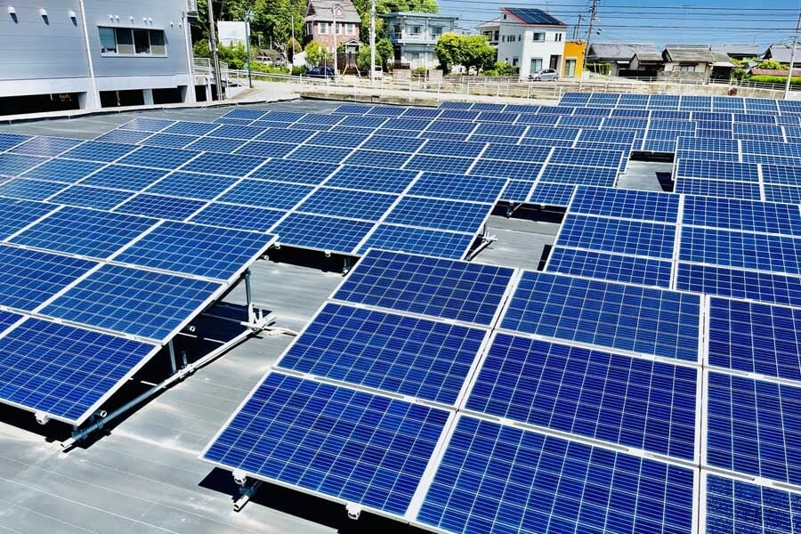 走る太陽光発電「ソーラーロード」知ってる？ オランダで成功、中国で盗難…日本で普及しない理由と隠されたコストとは