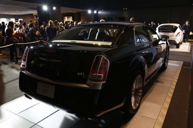 新型300＆イプシロン。クライスラー次世代へ