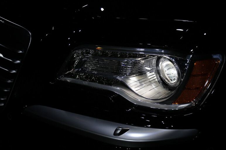 新型300＆イプシロン。クライスラー次世代へ