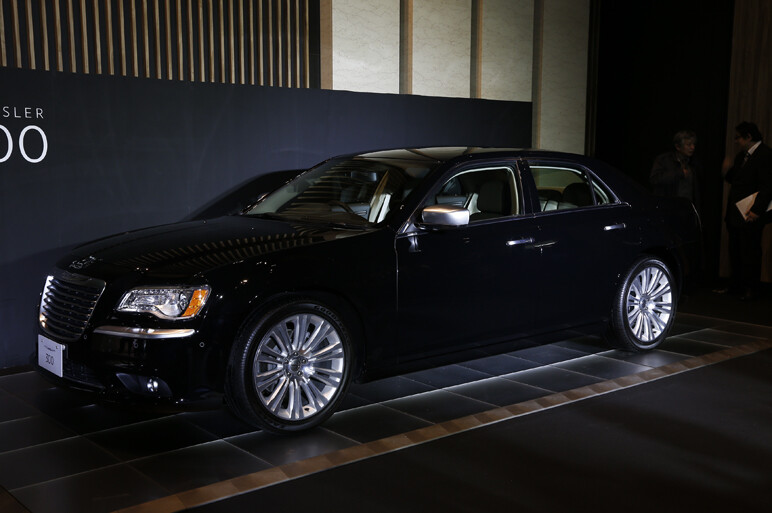 新型300＆イプシロン。クライスラー次世代へ