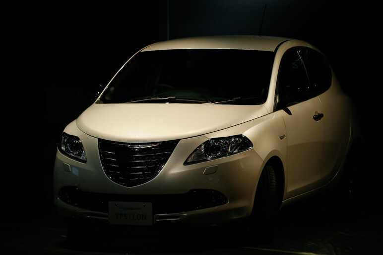 新型300＆イプシロン。クライスラー次世代へ